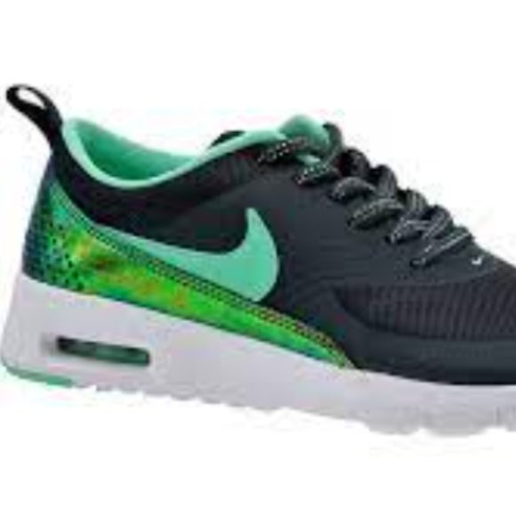 Nike Shoes - Nike Air Max THEA